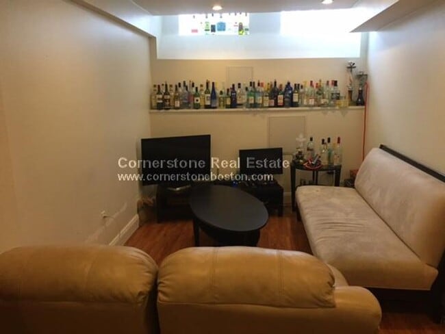 Photo - 9/1 No Fee! Spacious top floor true 3BR near Clev Circle!