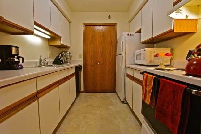 Photo - Maple Grove Associates, LLP