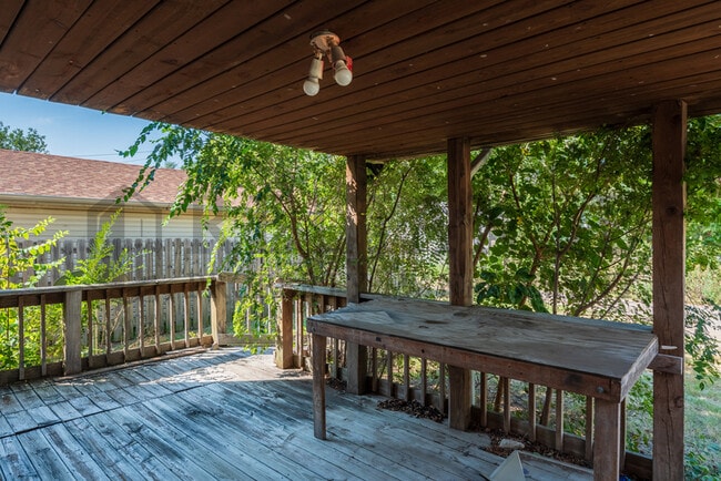 Photo - 421 N Meridian Ave