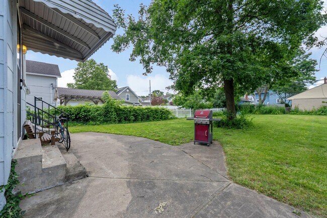 Photo - 1561 Glenn Ave