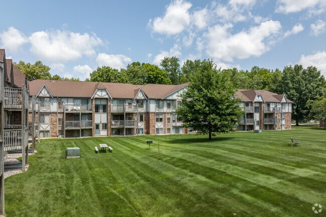 Photo - Fox Glen Apartments