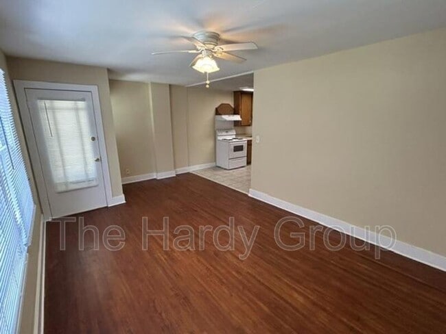 Photo - 413 3rd Ave NW