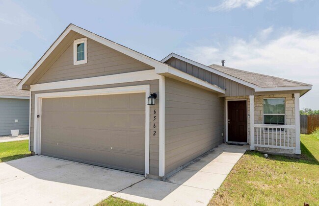 Photo - 6562 Runaway Row