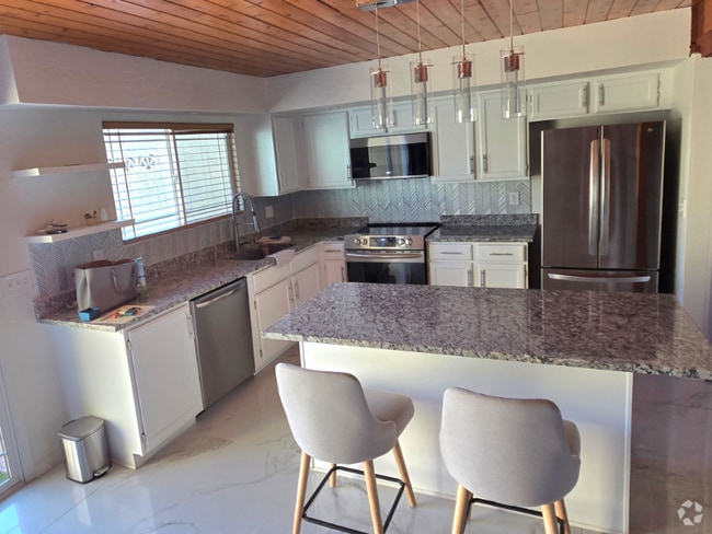 Building Photo - 5804 W Gelding Dr Rental