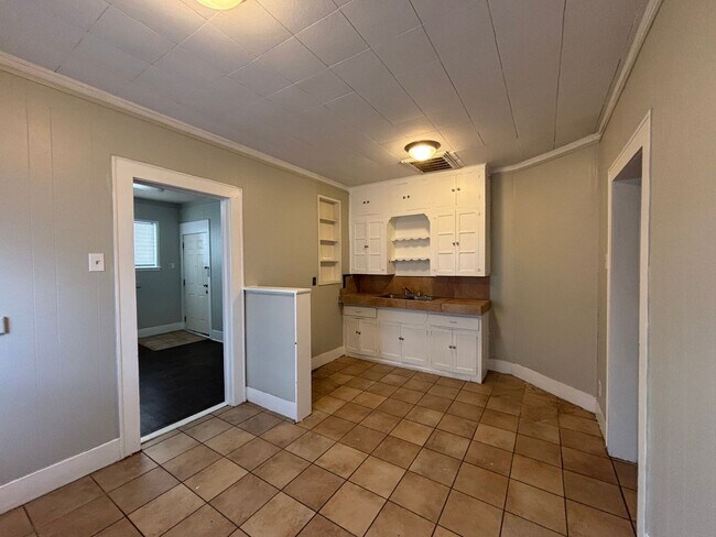 Photo - Cute 1 bedroom 1 bath duplex House