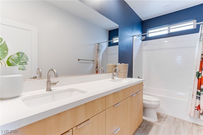 Photo - 214 Abbey Hill St