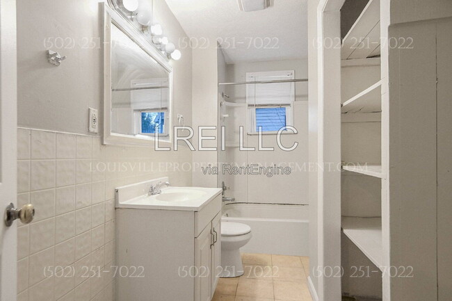 1747 E Oak St Unit 1