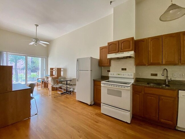 Building Photo - 41 Symphony Rd Rental