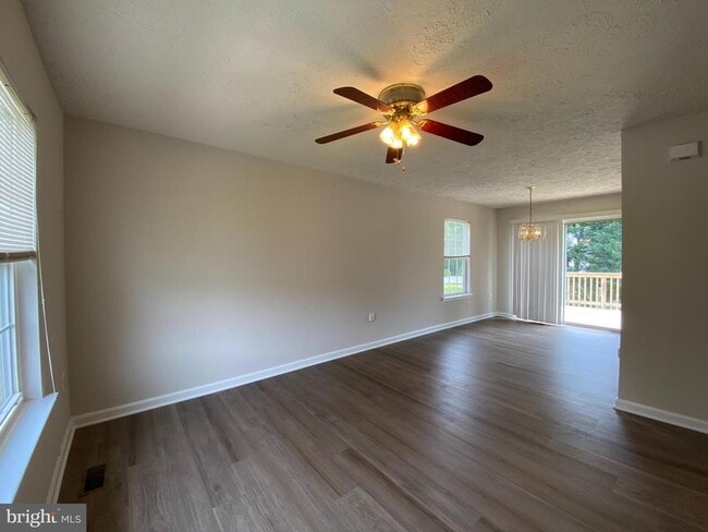 Photo - 4786 Calvert Dr