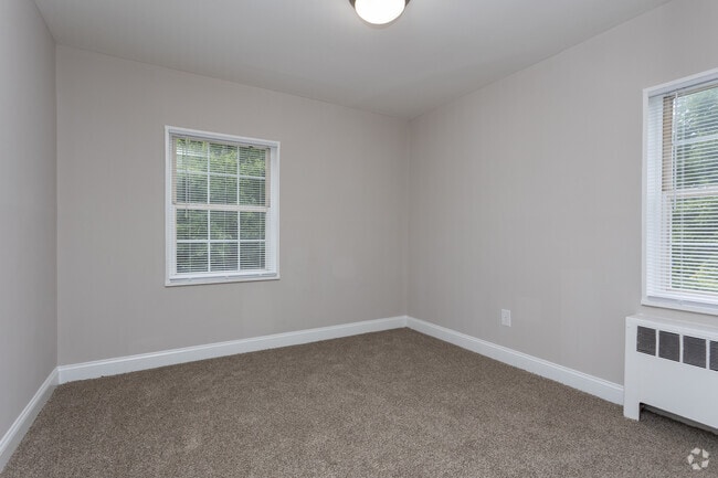 1BR, 1BA - 580SF - Bedroom