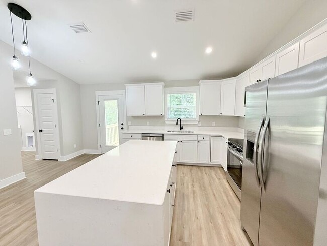 Photo - 478 Ronda St