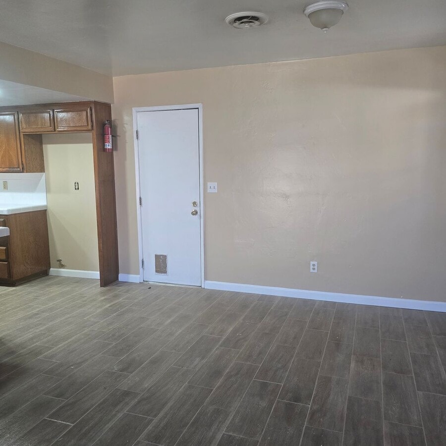 Photo - SW- 3 bedroom 2 bathrooms