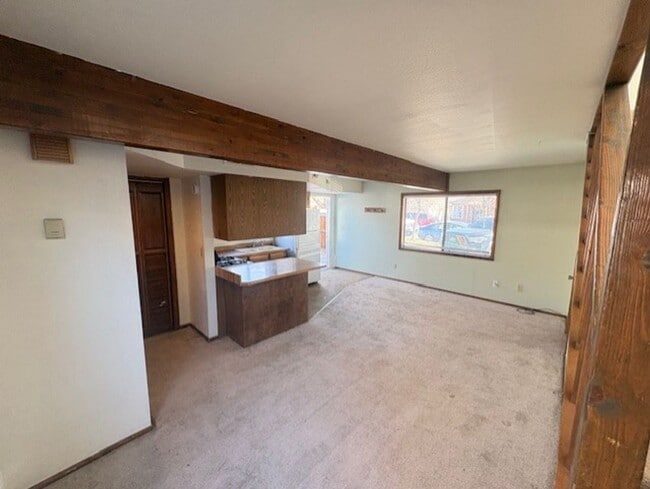 975 Wilson Ave