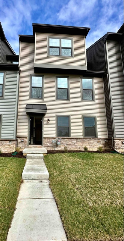Photo - 325 E Cochran St
