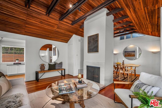 Photo - 10546 Selkirk Ln