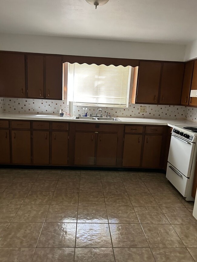 Photo - 25 Meta Dr Unit 25 B Meta Drive