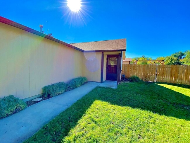Photo - 1305 E Boise Ave