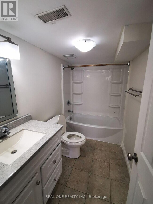 Photo - 3482 Ashcroft Crescent