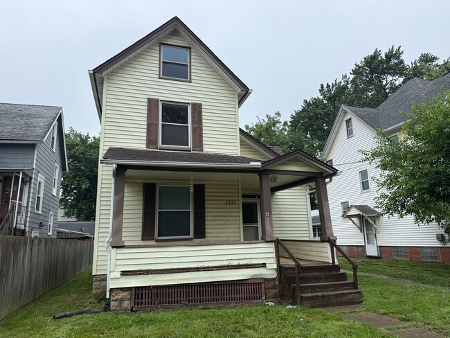 Building Photo - 2-3 Bedroom Home Canton
