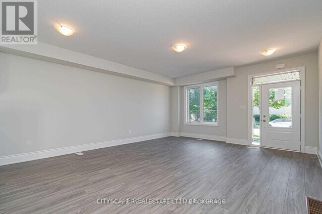 Photo - 565 Wedgewood Dr