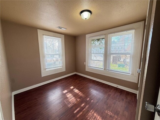 Photo - 1402 S Washington Ave