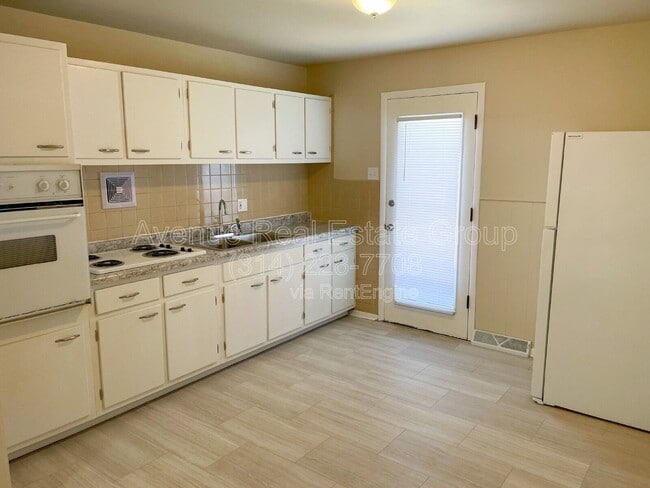 Photo - 4081 Esseldale Dr