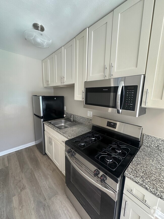 Building Photo - 125 Ximeno Ave. Rental