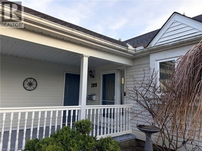 Photo - 209 Haldane Ct