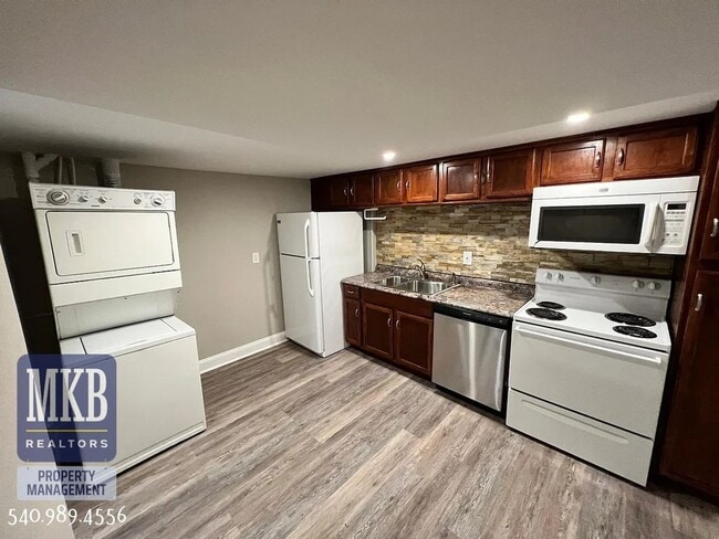 Photo - 1813 Oxford Ave SW