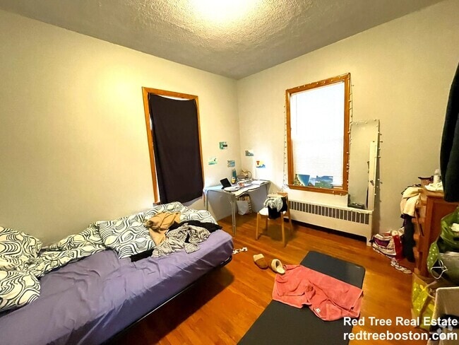Building Photo - 12 Bennett St Unit 3 Rental