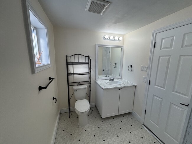 Photo - 1091 Whitefield Dr