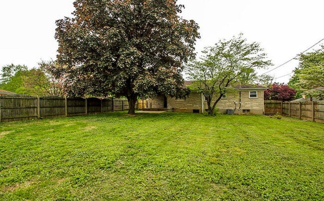 Photo - 8313 Smithton Rd