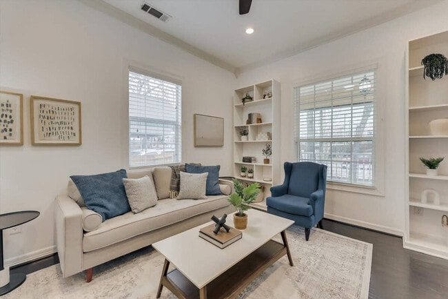 Photo - 909 Elsbeth St Unidad ID1019507P