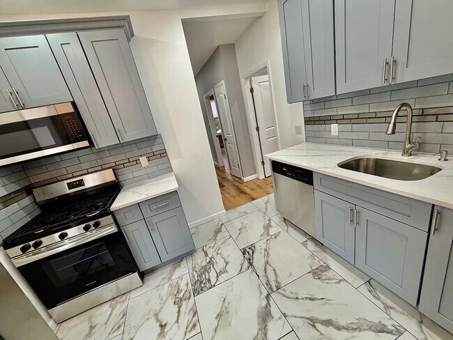 Photo - 33 Moulton Ave