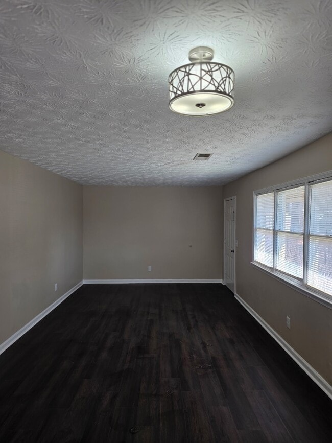 Photo - 4420 Lynn Dr