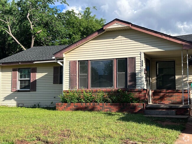 Building Photo - Home for rent close to Tinker AFB and I-240
