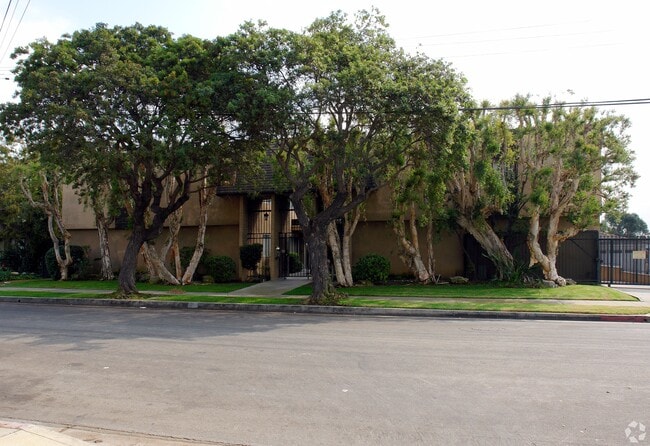 Short St Apts