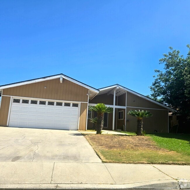 Building Photo - SW- 3 bedroom 2 bathrooms Rental
