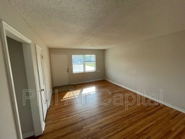 Photo - 6421 E Cottonwood Ln