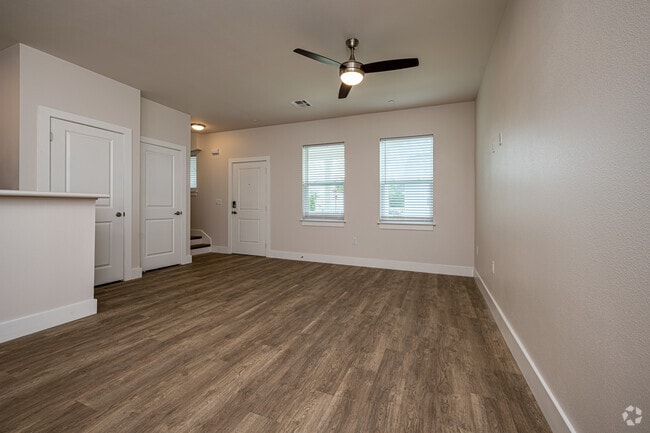 4BR, 3BA - 1,623SF - Living Room