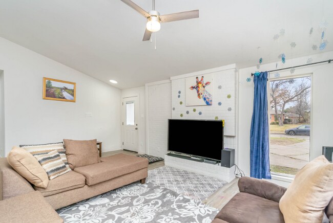 Photo - 3057 Dothan Ln