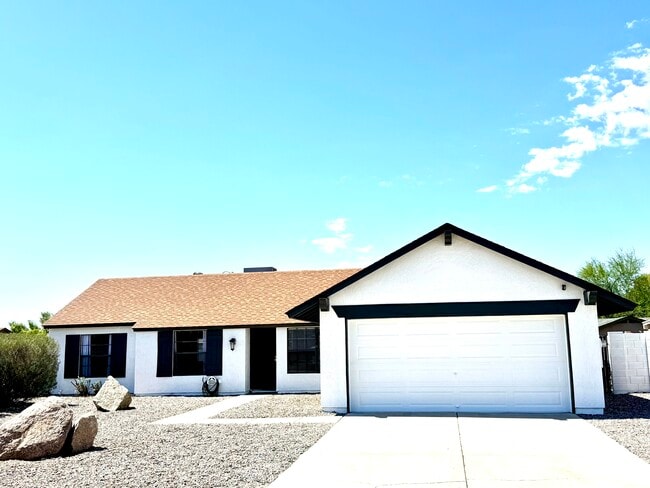 Building Photo - 1301 W Mohawk Ln Rental
