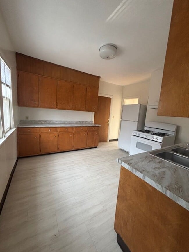 953-55 Westcott St Unit 955