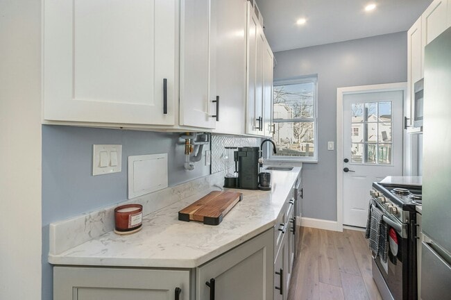 Photo - 1610 Rosedale St NE