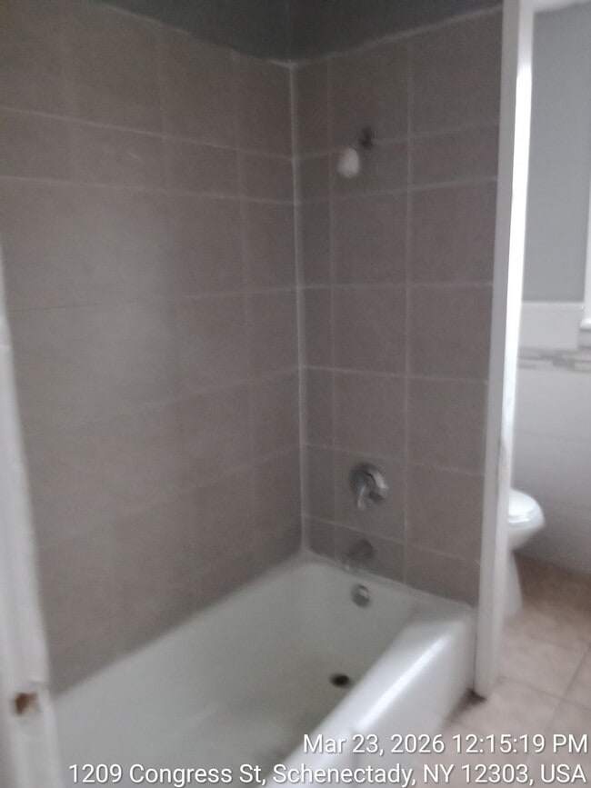 Building Photo - 1209 Congress St