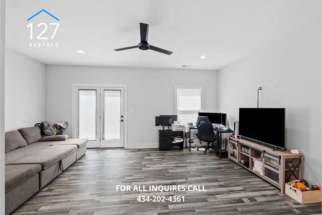 Photo - 3BR Townhome – Modern Amenities, Great Location!