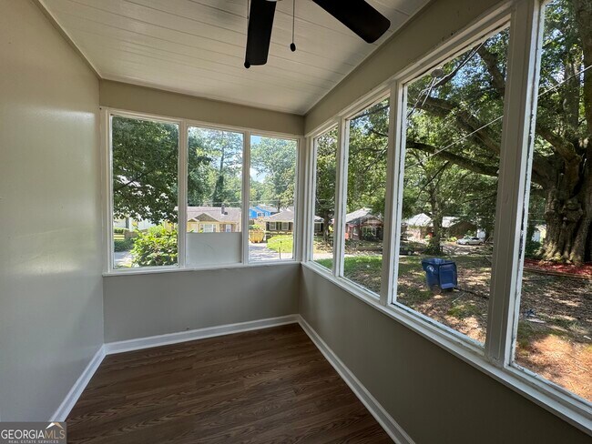 Photo - 1537 Orlando St SW