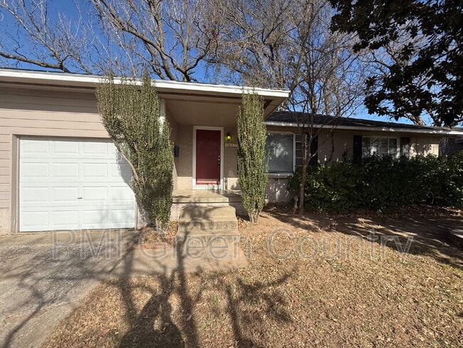 Photo - 1127 E 53rd Pl