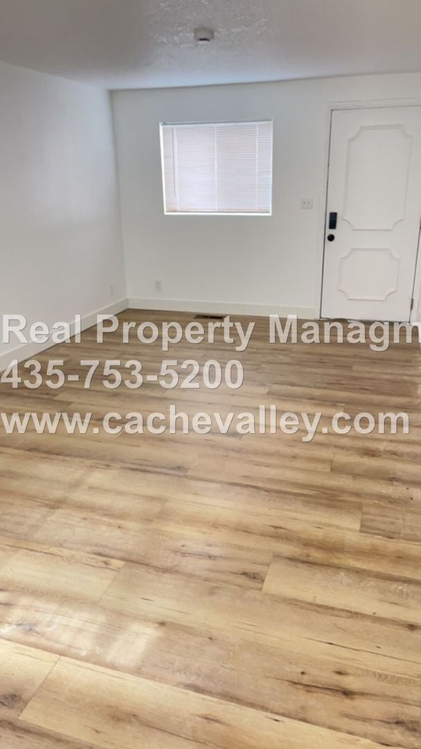 Building Photo - 551 Dee Ave Unit 551 Dee Ave #1