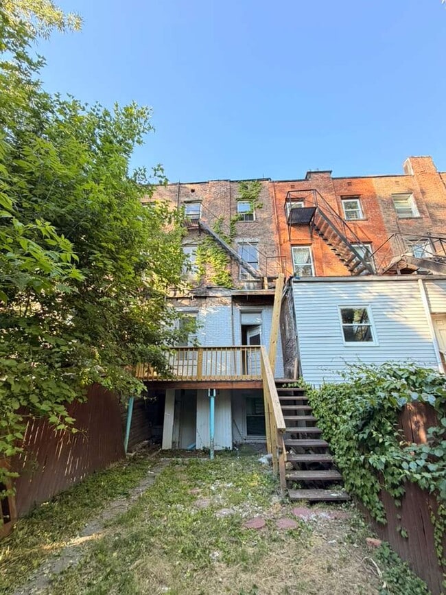Building Photo - 436 Clinton Ave Unit 436 Clinton Ave #2